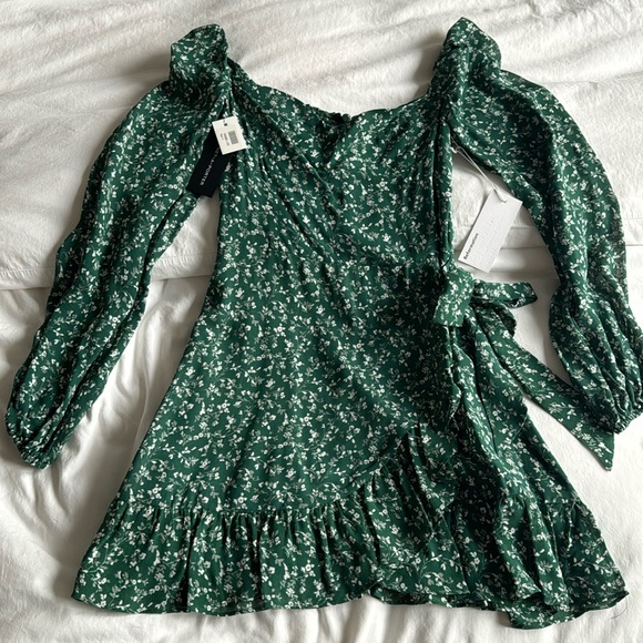 Reformation Dresses & Skirts - Reformation Cammi dress Parsley- size 4